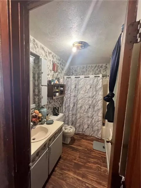 Bath - 106 Ayers St, Summit, AR 72677 photo 1 of 3