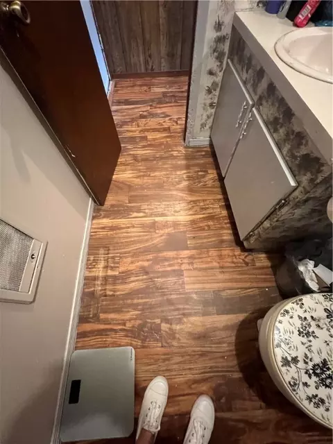 Bath - 106 Ayers St, Summit, AR 72677 photo 3 of 3