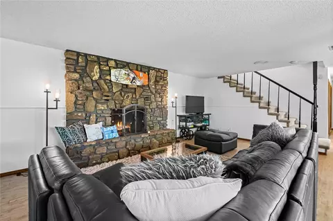 Living - 9605 Summers Rd, Rogers, AR 72756 photo 5 of 5