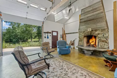 9265 E Plentywood Rd, Bentonville, AR 72712