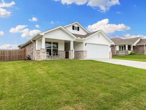 6102 NW Hoover St, Bentonville, AR 72713
