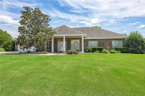 2716 W Lilac St, Rogers, AR 72758