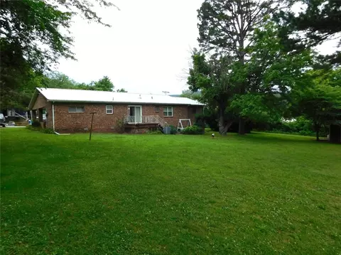 103 S Mountain St, Jasper, AR 72641 photo 3