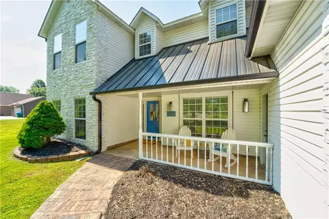 11325 Spring Mountain Dr, Farmington, AR 72730