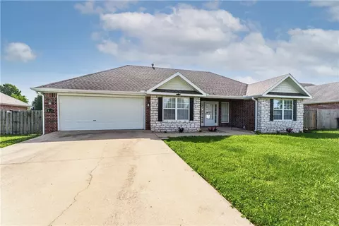 1390 Hutchinson St, Pea Ridge, AR 72751