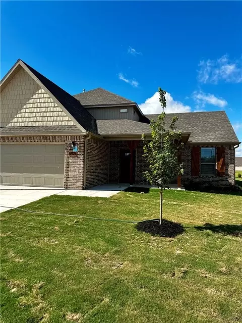 2061 Ferris Pl, Bentonville, AR 72713