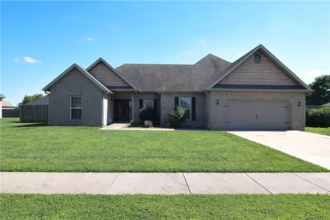 1105 Griffin Ln, Pea Ridge, AR 72751