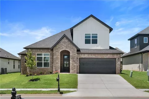 1101 Mammoth St, Centerton, AR 72719