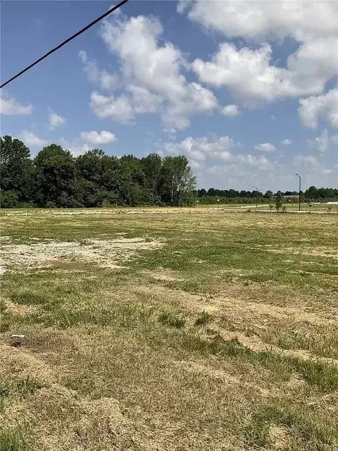 3203 Kenwood St, Siloam Springs, AR 72761