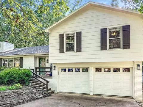 3193 Katherine Ave, Fayetteville, AR 72703
