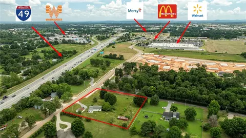 1762 N 48th St, Springdale, AR 72762
