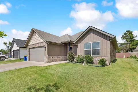 2503 S E St, Rogers, AR 72758