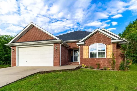 4 Shelly Dr, Bella Vista, AR 72714
