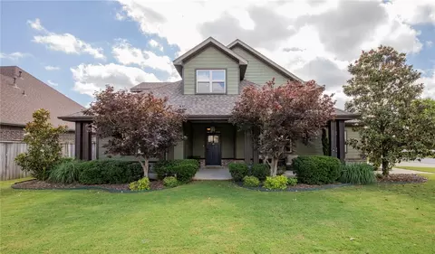 6213 S 27th St, Rogers, AR 72758