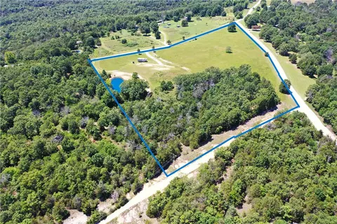 796 Chriswood Dr, Clarkridge, AR 72623