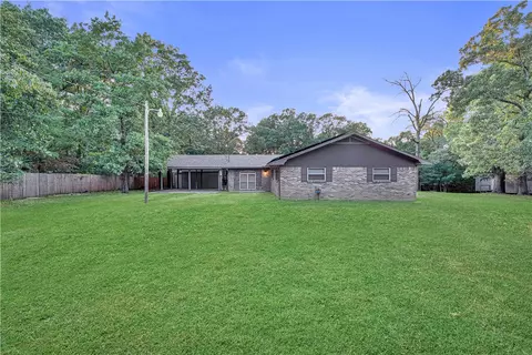 15607 Quail Rd, Fayetteville, AR 72704