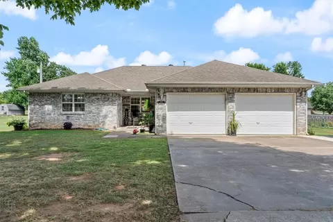 904 College St, Huntsville, AR 72740