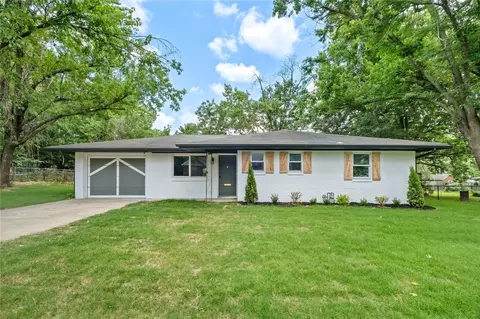 201 Kennan St, Prairie Grove, AR 72753