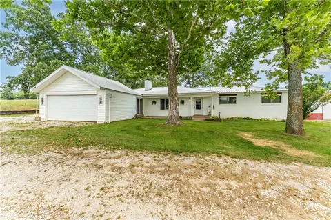 11262 S Whitehouse Rd, Fayetteville, AR 72701