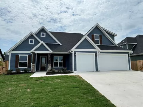 2713 Eris Ave, Lowell, AR 72745