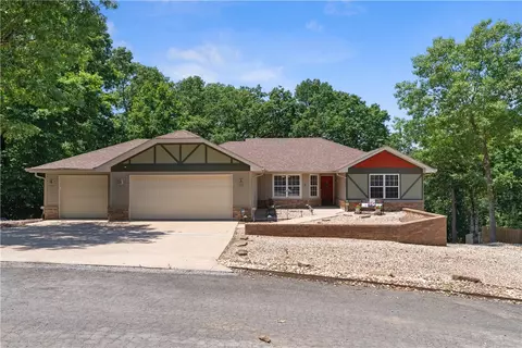 3 Mchargue Ln, Bella Vista, AR 72715