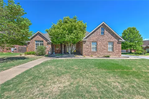 609 SW Meadow Point Rd, Bentonville, AR 72712