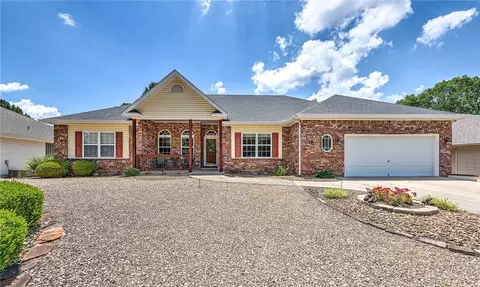 18 Mckenzie Dr, Bella Vista, AR 72715