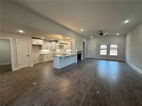 321 Palm St, Centerton, AR 72719 photo 2