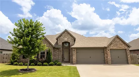 5602 W Bay Dr, Rogers, AR 72758