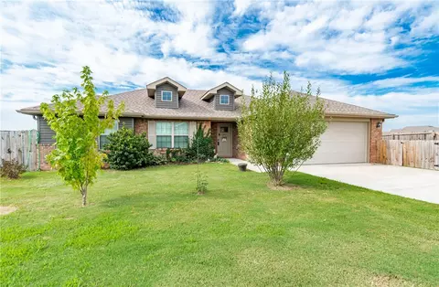 2201 Augusta Cir, Gentry, AR 72734