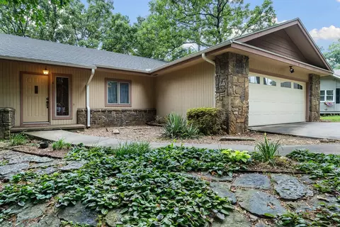 6 Newnham Cir, Bella Vista, AR 72714