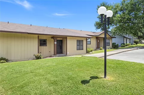 19 Eleanor Ln, Bella Vista, AR 72714