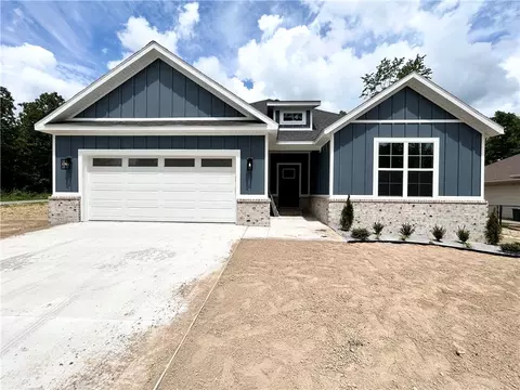 1 Skipness Cir, Bella Vista, AR 72715