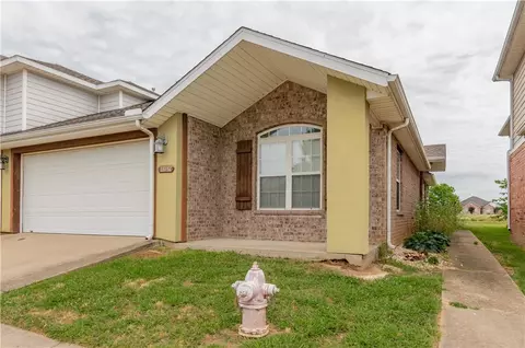 11032 N Rose Ct, Farmington, AR 72730