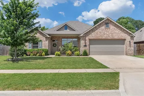 1715 S Monarch Ave, Fayetteville, AR 72701