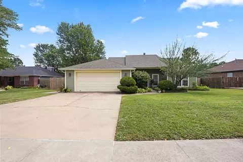 3267 W Gypsum Dr, Fayetteville, AR 72704