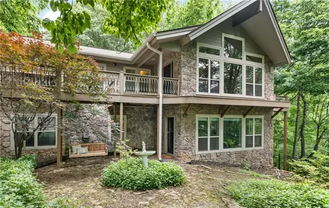 9864 S View Dr, Rogers, AR 72756
