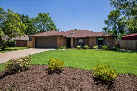 903 N Oriole Ave, Rogers, AR 72756