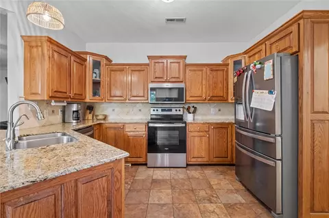 Kitchen - 18743 E Pinebrooke Dr, Garfield, AR 72732 photo 2 of 5
