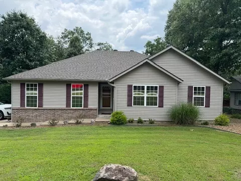 2 Northleach Ln, Bella Vista, AR 72714