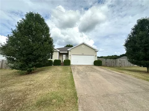 114 Holly St, Huntsville, AR 72740