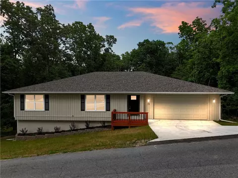 72 Pimlico Dr, Bella Vista, AR 72715