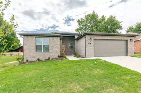 964 S Liberty Dr, Fayetteville, AR 72701