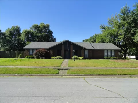 1707 Ridgeview Dr, Springdale, AR 72762
