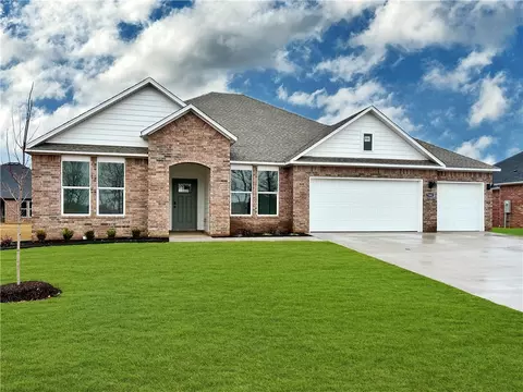 7002 E Sugarloaf St, Siloam Springs, AR 72761