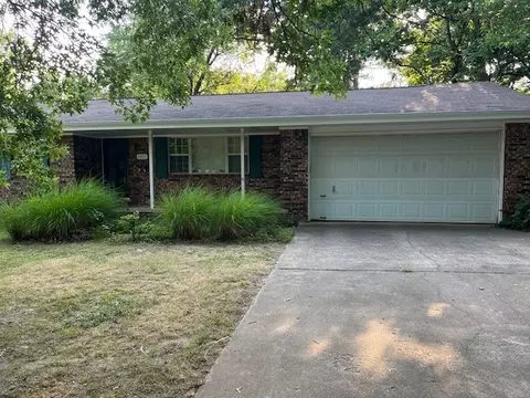 1661 Stephens Ave, Fayetteville, AR 72703