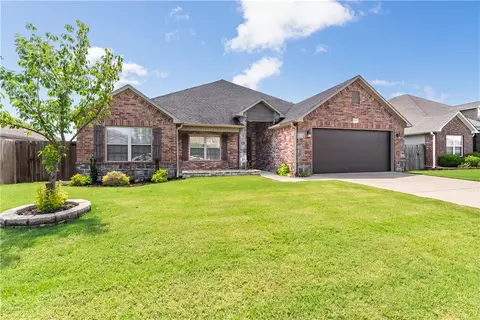 323 Driftwood St, Lowell, AR 72745