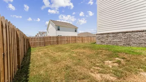 Exterior - 2160 Periwinkle Pl, Centerton, AR 72719 photo 4 of 7