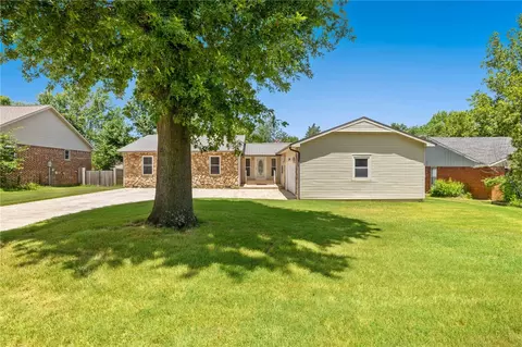 2196 E Jonquil Rd, Fayetteville, AR 72703