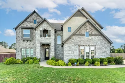 3037 Night Heron Dr, Fayetteville, AR 72704